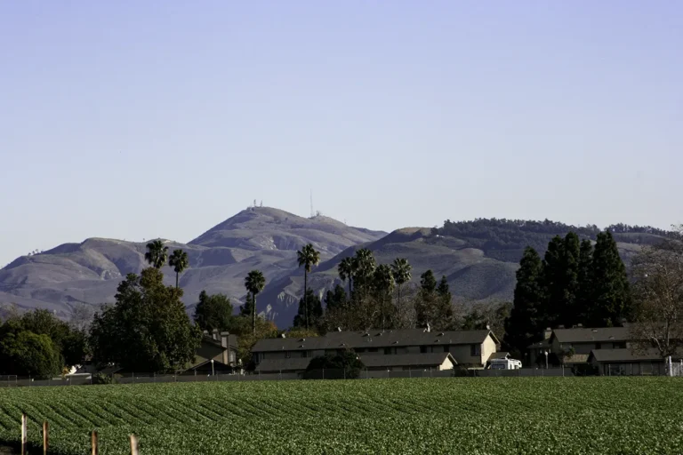 Scenic hills and farmland in the city of Ventura California